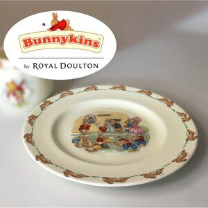 BUNNYKINS Royal Doulton Playful Ticket Booth Scenes England Peter Rabbit Plate